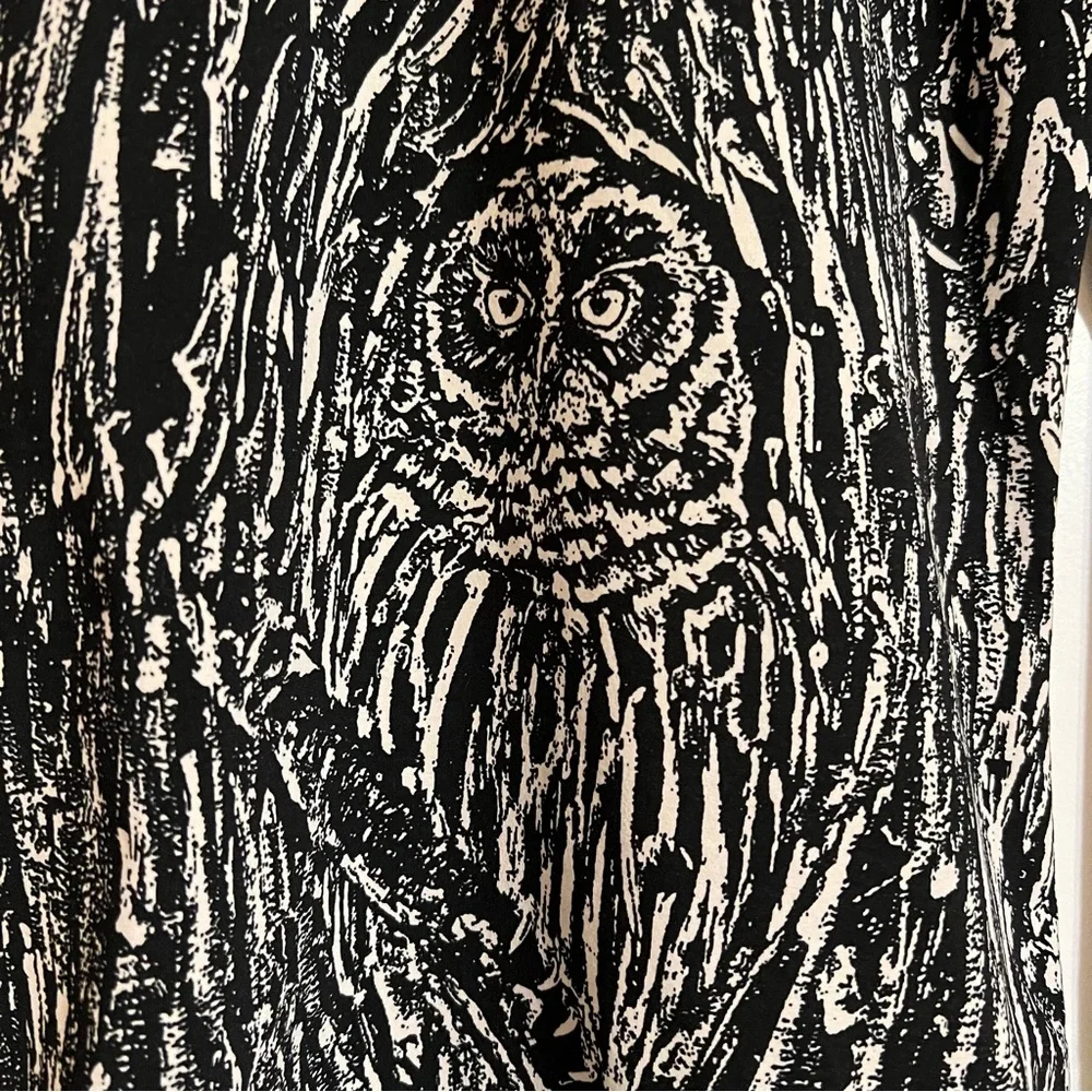 J.McLaughlin Owl Woodgrain Printed Jersey Knit Turtleneck, Medium (Petite) - Picture 2 of 11